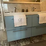 Le Domaine De Canesse 4*