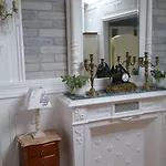 Le Domaine De Canesse Bed & Breakfast