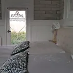 Le Domaine De Canesse Bed & Breakfast