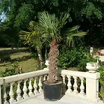 Le Domaine De Canesse