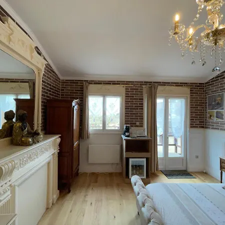 Bed & Breakfast Le Domaine De Canesse 3*