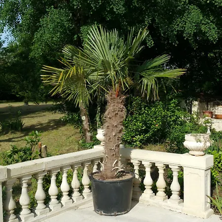 Le Domaine De Canesse