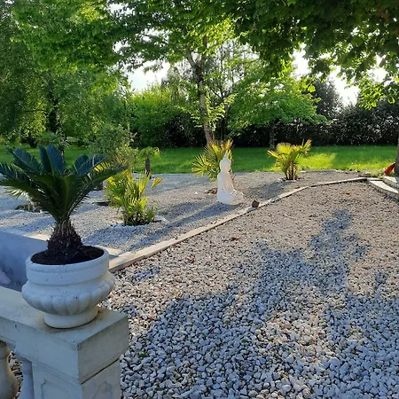 Le Domaine De Canesse 4*