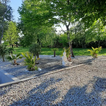 Couette-café Le Domaine De Canesse 4*