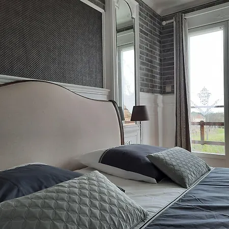 Le Domaine De Canesse Couette-café 4*