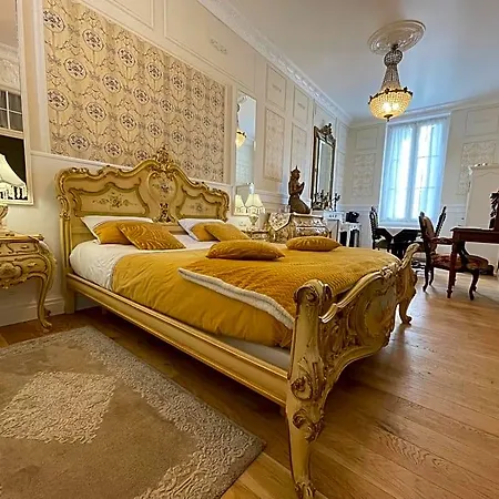 Couette-café Le Domaine De Canesse 4*