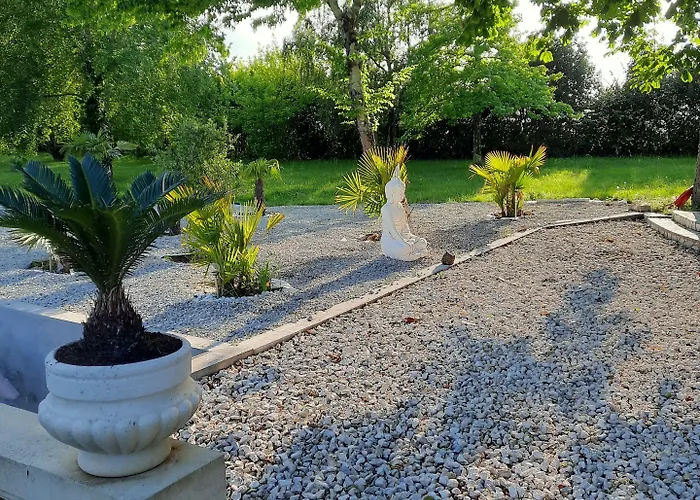 Le Domaine De Canesse 4*